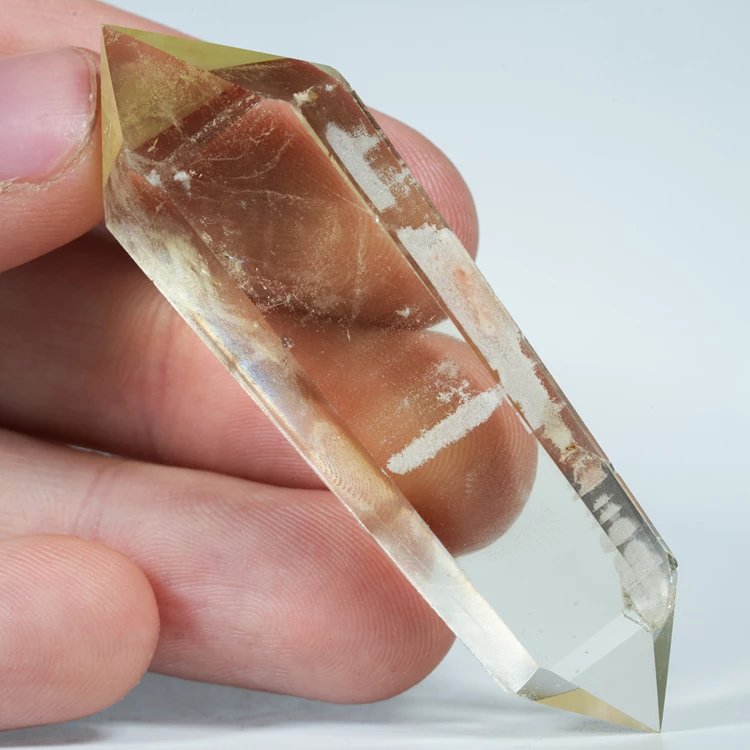 cytryn-przezroczysty-krysztal-zolty-kamien (129).webp