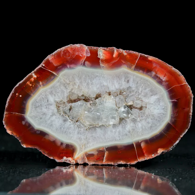 agat-z-malawi-kolorowy-kamien-naturalny (39) (Copy).webp