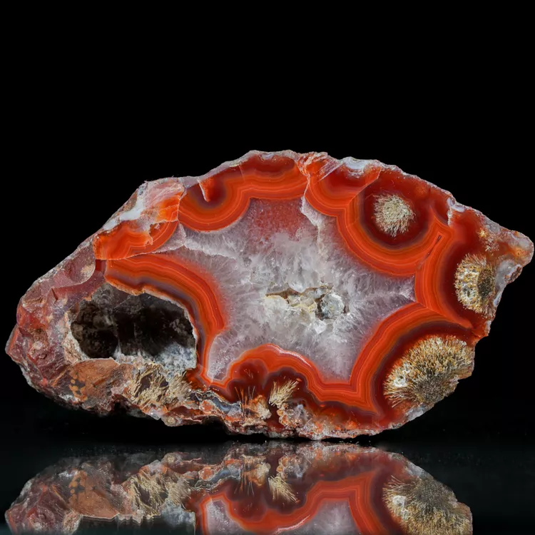 agat-z-malawi-kolorowy-kamien-naturalny (46) (Copy).webp