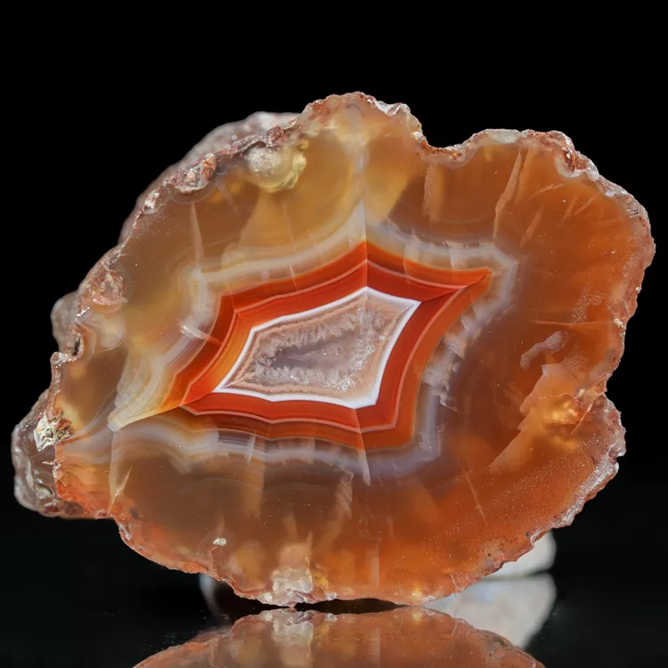 agat-z-malawi-kolorowy-kamien-naturalny (84) (Copy).webp