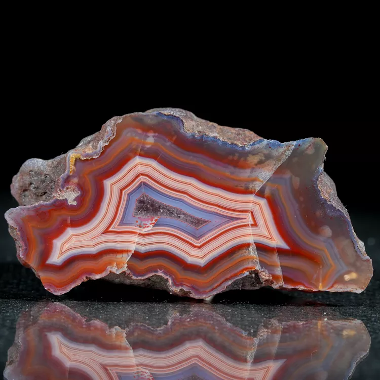 agat-z-malawi-kolorowy-kamien-naturalny (27) (Copy).webp