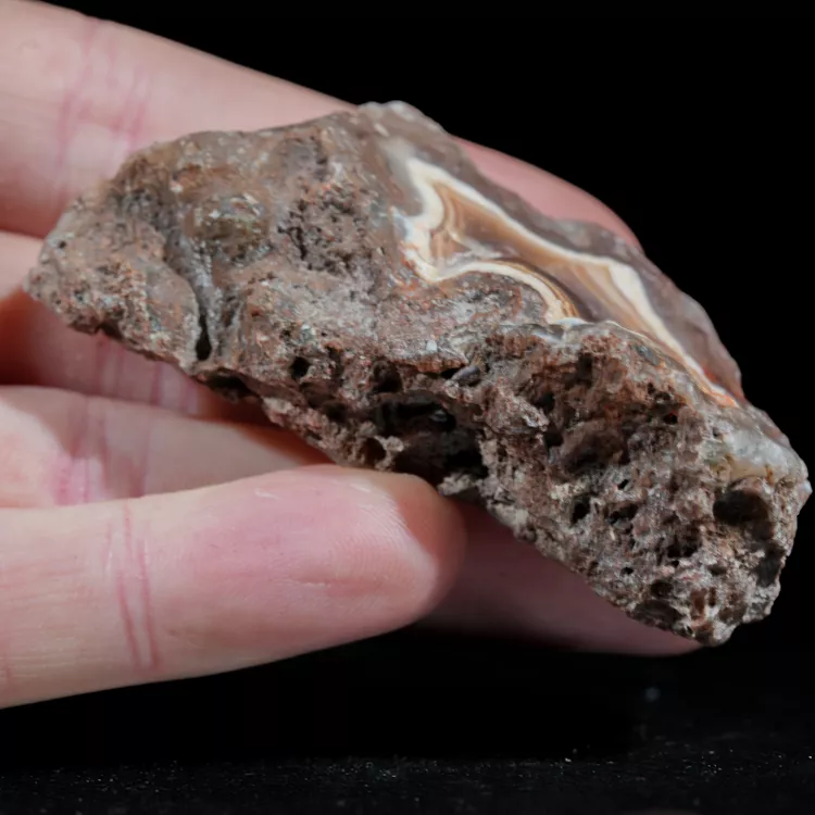 agat-z-malawi-kolorowy-kamien-naturalny (3) (Copy).webp