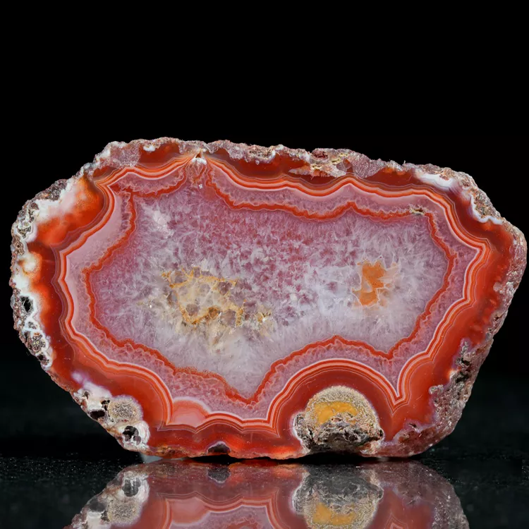 agat-z-malawi-kolorowy-kamien-naturalny (4) (Copy).webp