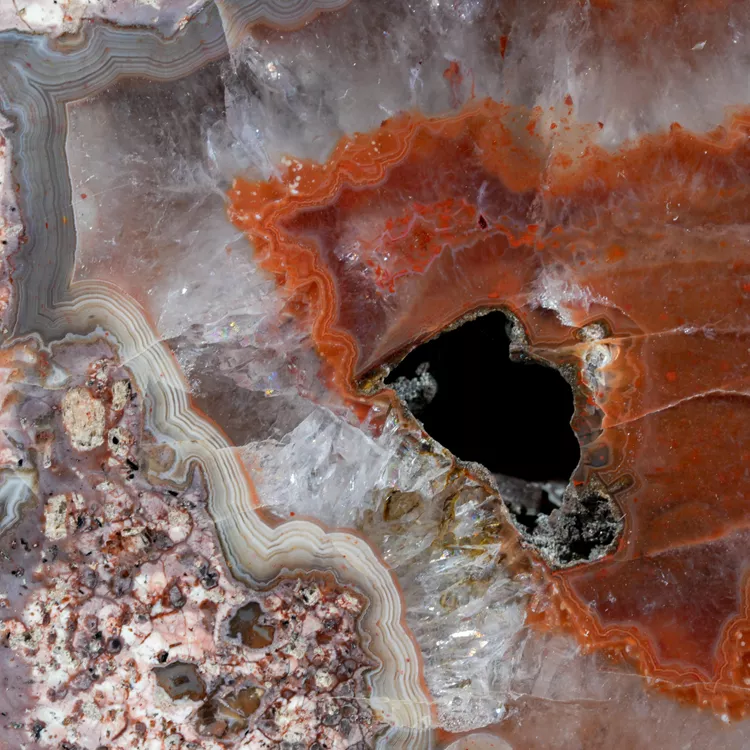 agat-z-nowego-kosciola-kamienie-polski (173) (Copy).webp