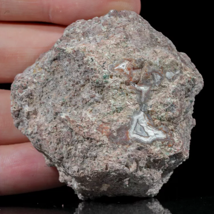 agat-z-nowego-kosciola-kamienie-polski (183) (Copy).webp