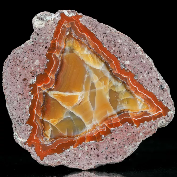 agat-z-nowego-kosciola-kamienie-polski (195) (Copy).webp