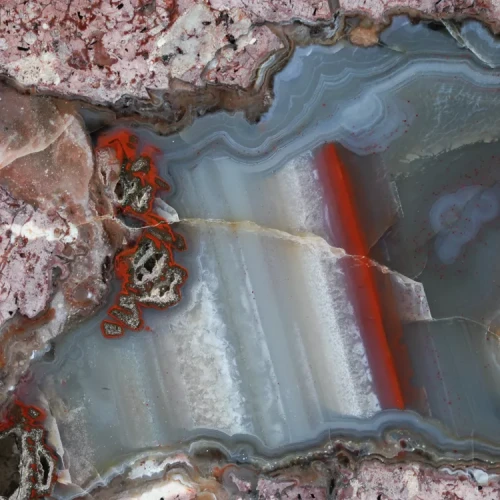 agat-z-nowego-kosciola-kamienie-polski (191) (Copy).webp