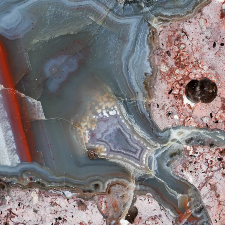 agat-z-nowego-kosciola-kamienie-polski (192) (Copy).webp