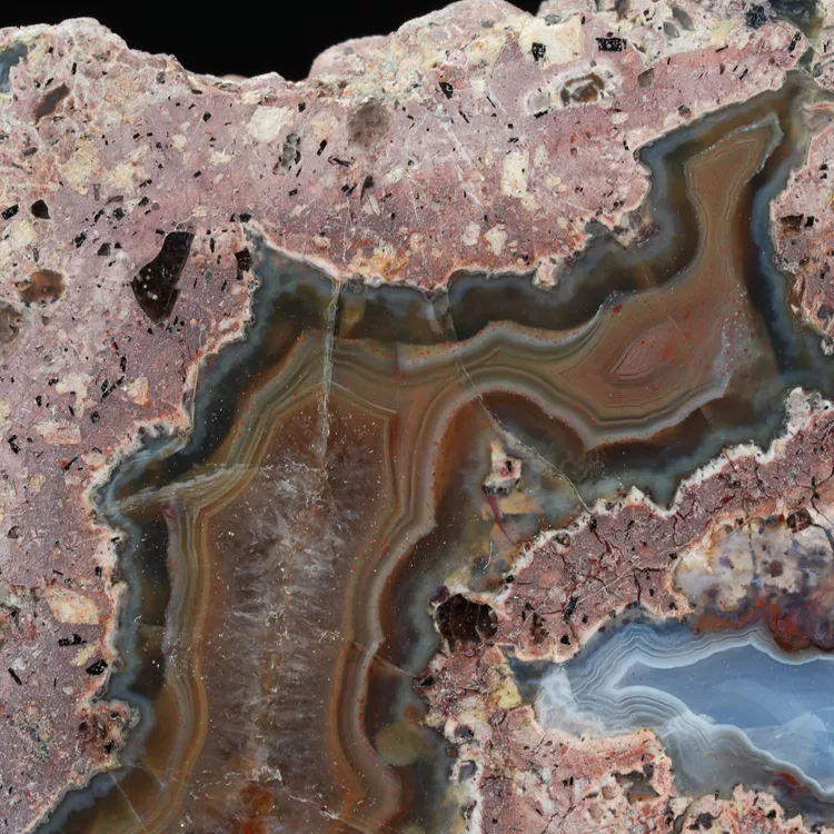 agat-z-nowego-kosciola-kamienie-polski (157) (Copy).webp