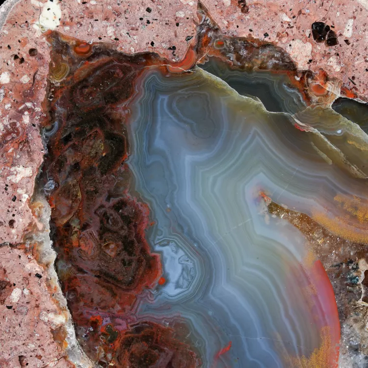 agat-z-nowego-kosciola-kamienie-polski (107) (Copy).webp