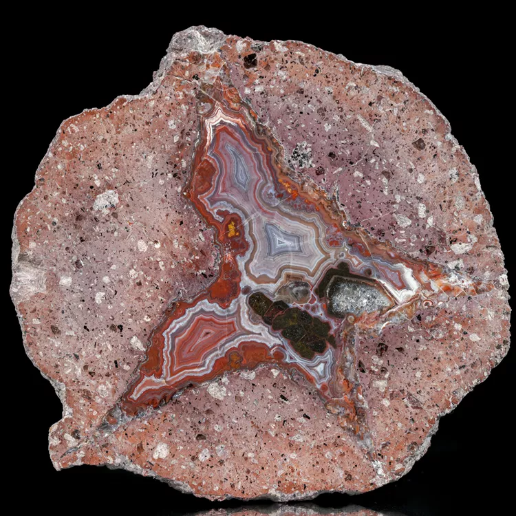 agat-z-nowego-kosciola-kamienie-polski (90) (Copy).webp