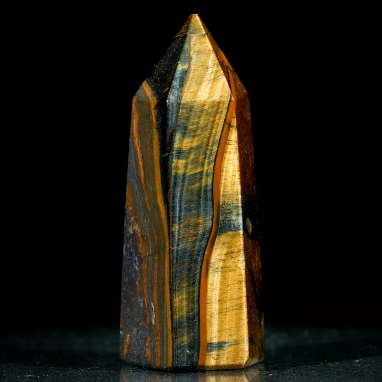 obelisk-z-kamienia-wieza-dekoracja-ochronna (10).webp