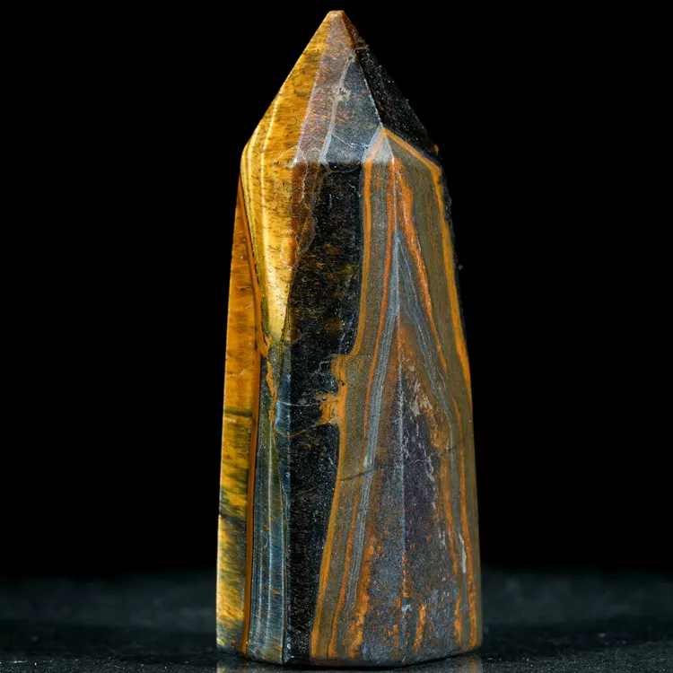 obelisk-z-kamienia-wieza-dekoracja-ochronna (11).webp
