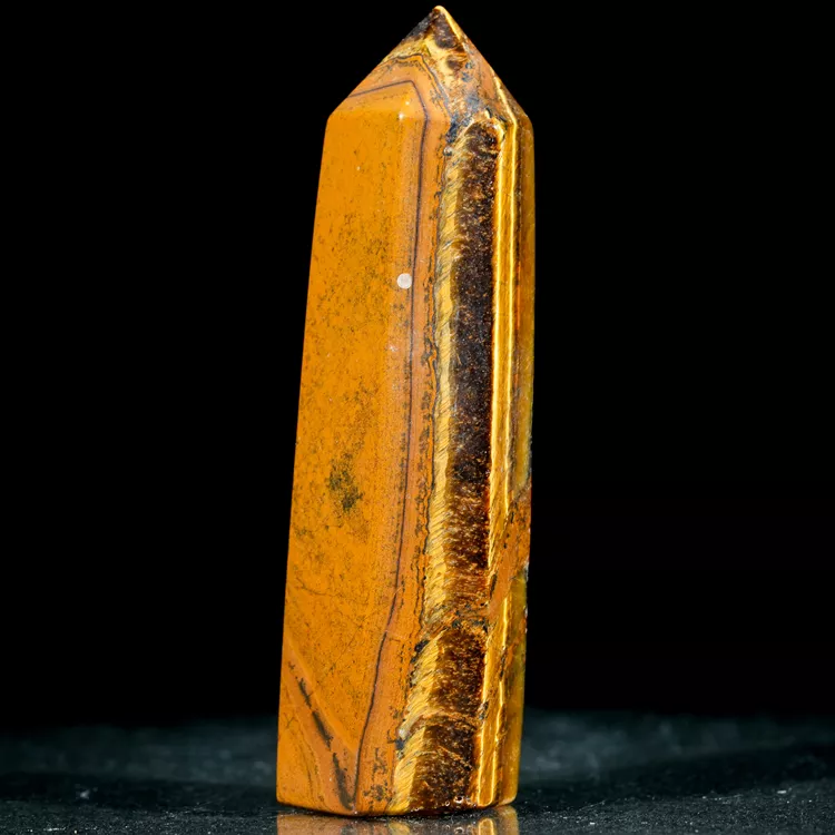 obelisk-z-kamienia-wieza-dekoracja-ochronna (12).webp