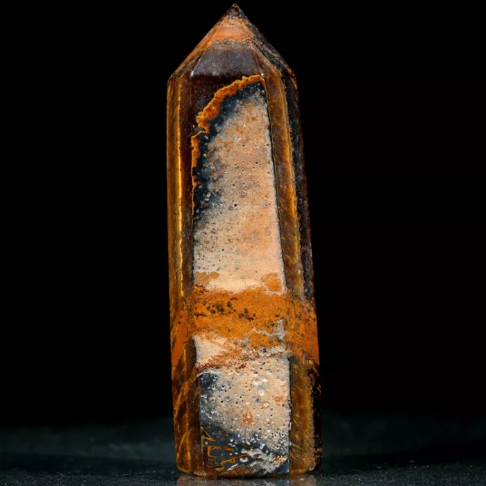 obelisk-z-kamienia-wieza-dekoracja-ochronna (13).webp