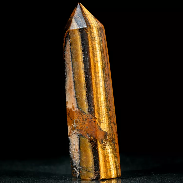 obelisk-z-kamienia-wieza-dekoracja-ochronna (14).webp