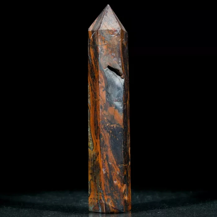 obelisk-z-kamienia-wieza-dekoracja-ochronna (16).webp
