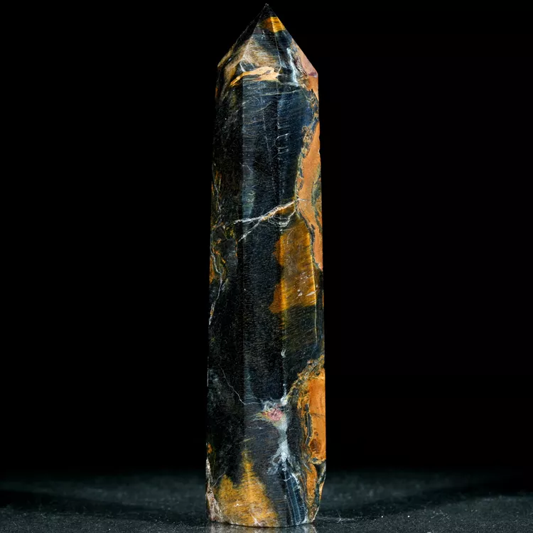 obelisk-z-kamienia-wieza-dekoracja-ochronna (22).webp