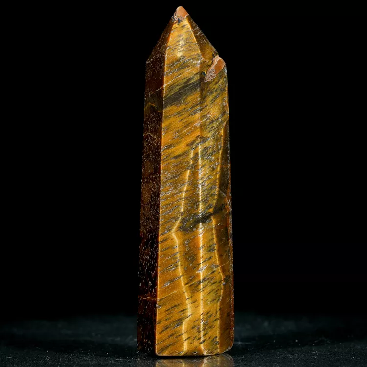 obelisk-z-kamienia-wieza-dekoracja-ochronna (23).webp