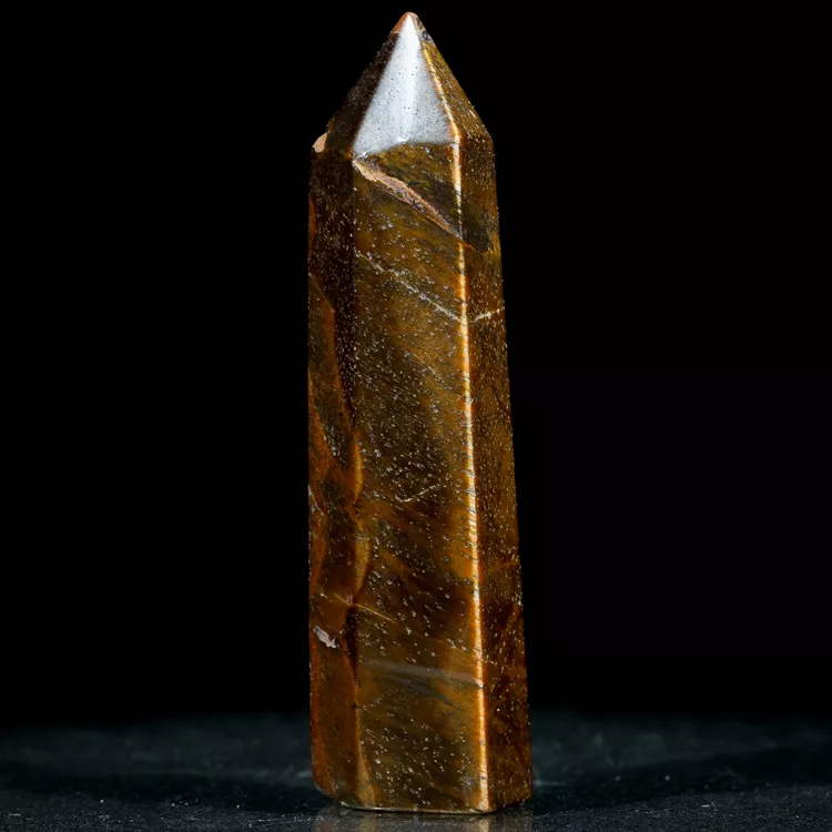 obelisk-z-kamienia-wieza-dekoracja-ochronna (24).webp