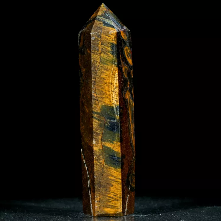 obelisk-z-kamienia-wieza-dekoracja-ochronna (25).webp