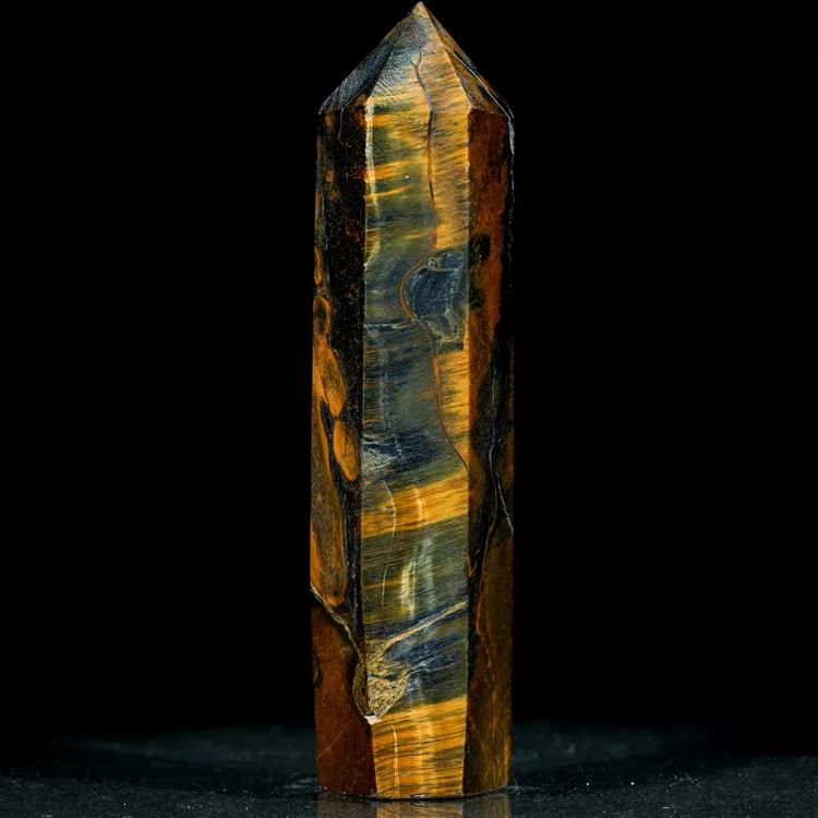 obelisk-z-kamienia-wieza-dekoracja-ochronna (26).webp