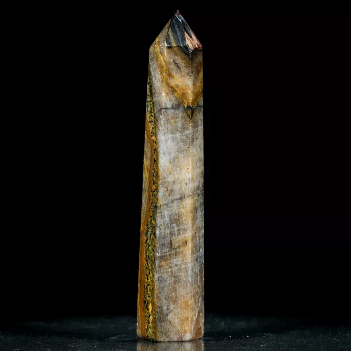 obelisk-z-kamienia-wieza-dekoracja-ochronna (28).webp