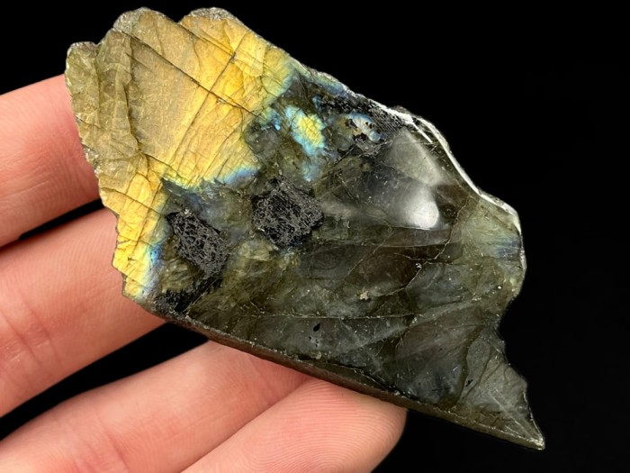 Labradoryt minerał kryształ 10_1.jpg